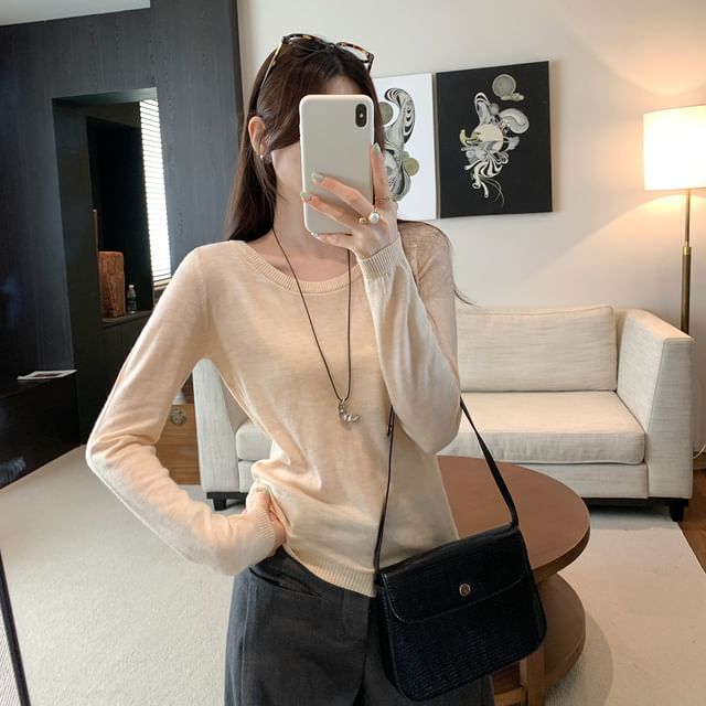 Crewneck Knit Top with Long Sleeves in Solid Color