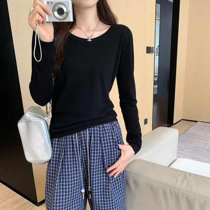 Crewneck Knit Top with Long Sleeves in Solid Color