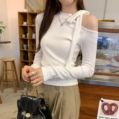 Cutout T-Shirt with Long Sleeves in Solid Color