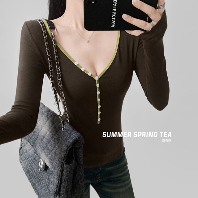 Slim-Fit Henley T-Shirt with Long Sleeves, V-Neck, and Contrast Trim