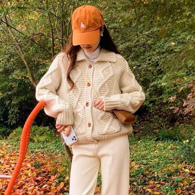 Collared Button-Up Plain Chunky Knit Cardigan