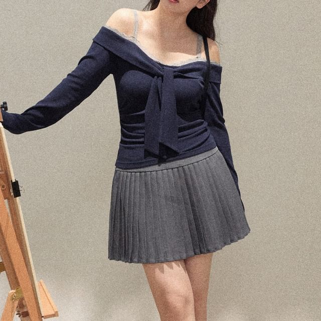 Plus Size Long-Sleeve Off Shoulder Plain Top / High Waist Mini Plain Skirt