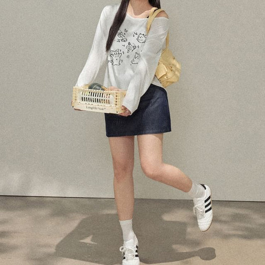 Plus Size Long-Sleeve V-Neck Cat Print T-Shirt / High Waist Mini Skirt