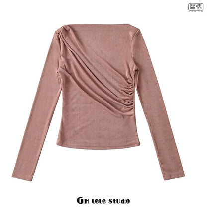 Long-Sleeve Boat Neck Ruched Slim Fit T-Shirt in Solid Color