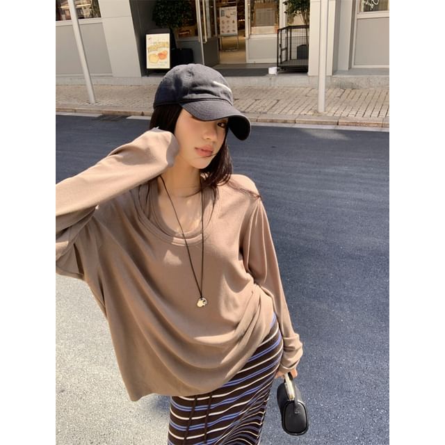 Extended Sleeve Solid Loose T-Shirt / High Rise Striped Maxi Skirt