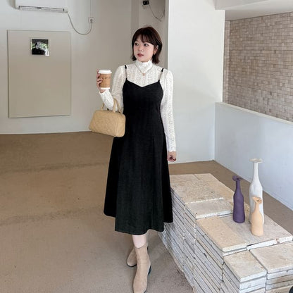 Set: Lace Turtleneck Top & Plain Midi A-Line Dress with Spaghetti Straps & V-Neck