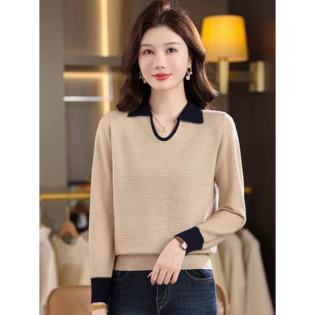 Two-Tone Knit Polo Top with Long Sleeves