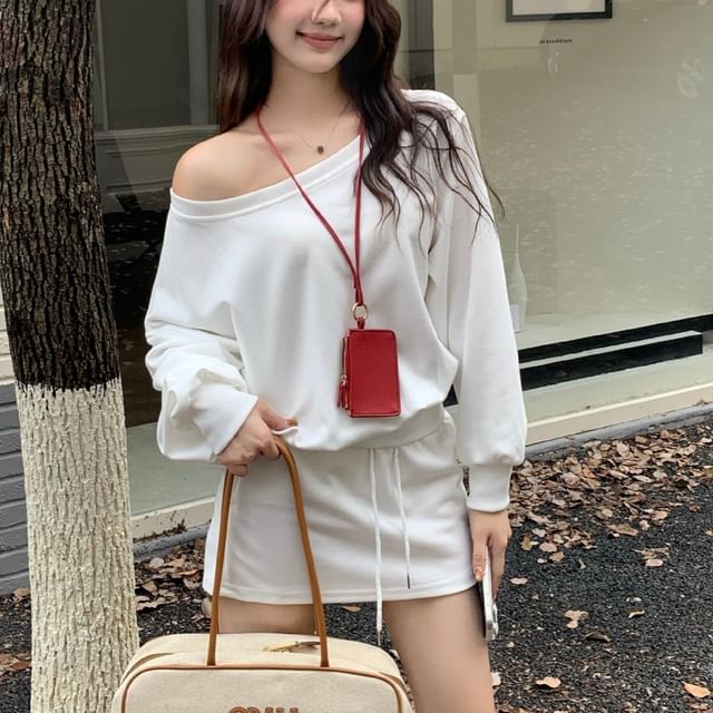 Off-Shoulder Solid Sweatshirt + Drawstring Waist Mini Pencil Skirt Ensemble