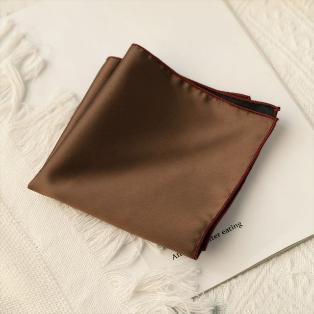 Contrast Trim Pocket Square