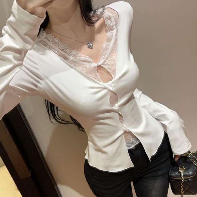 Mock Two-Piece Cutout Lace Panel Slim Fit Tee