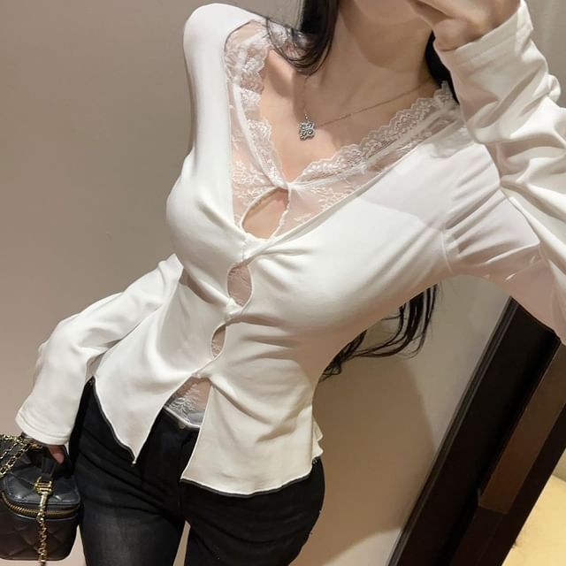 Mock Two-Piece Cutout Lace Panel Slim Fit Tee