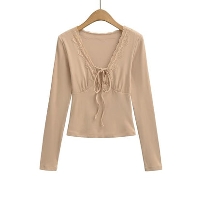 Lace Accent V-Neck Long Sleeve Tee