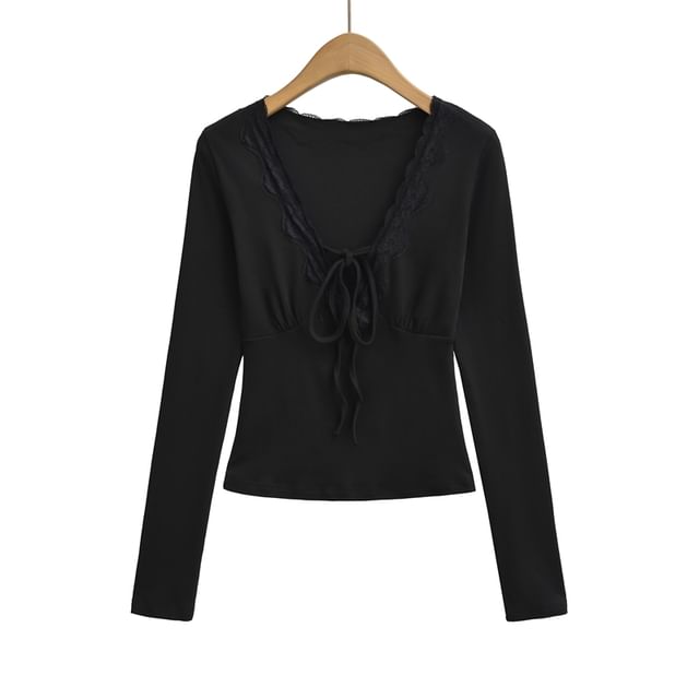 Lace Accent V-Neck Long Sleeve Tee