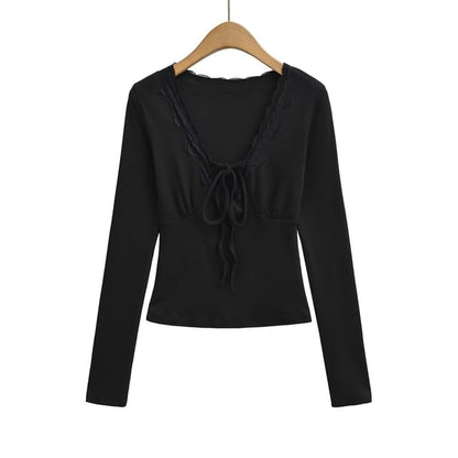Lace Accent V-Neck Long Sleeve Tee