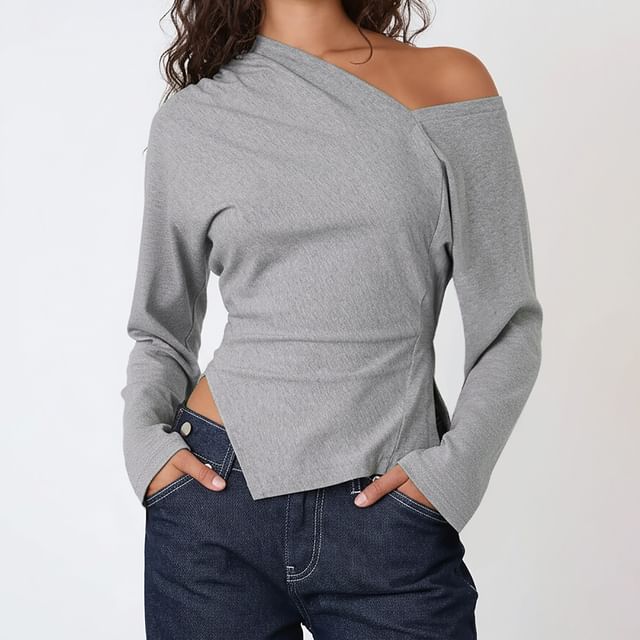 Asymmetric Slit Tee with Extended Sleeves
