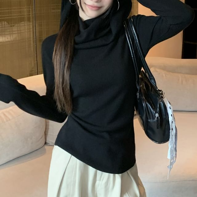 Hooded Knit Top with Turtleneck and Long Sleeves