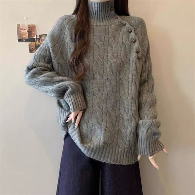 Classic Cable Knit Crew Neck Pullover in Solid Tone