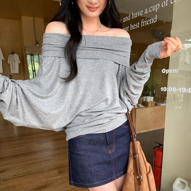 Off-Shoulder Long Sleeve Basic Top