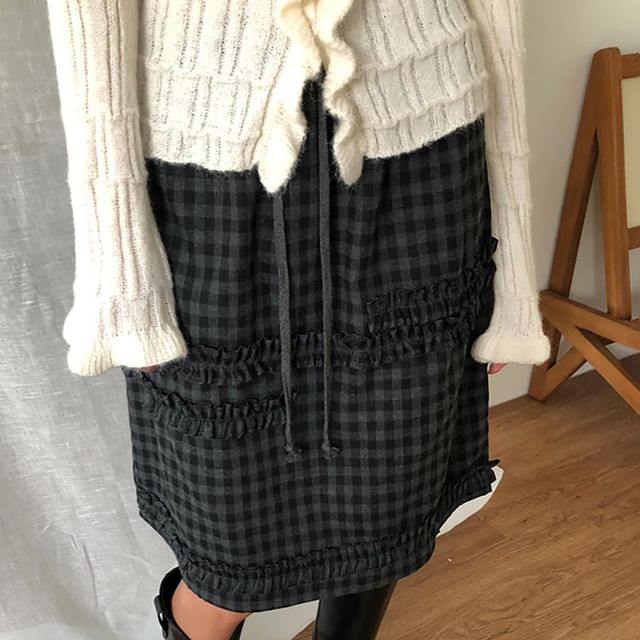 Gingham Ruffle Straight Skirt
