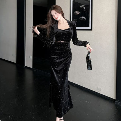 Long-Sleeve Queen Anne Neckline Velvet Maxi Sheath Dress