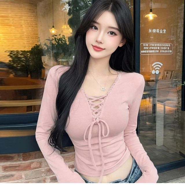 Long-Sleeve V-Neck Lace-Up Plain Slim Fit Crop Top