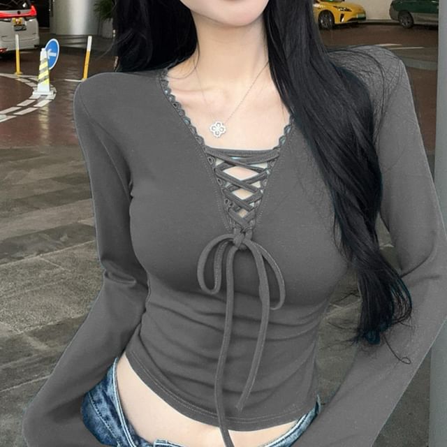 Long-Sleeve V-Neck Lace-Up Plain Slim Fit Crop Top
