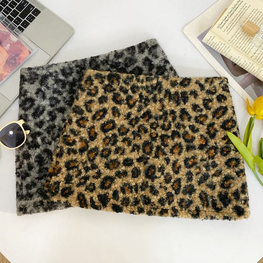 Low-Waist Leopard Print Mini Skirt