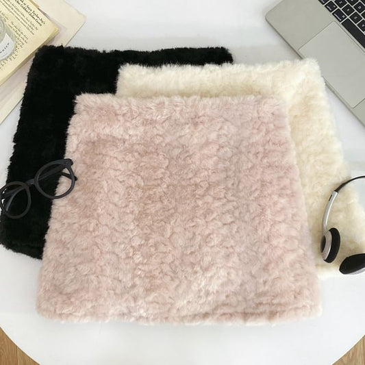 Faux Fur Solid Pencil Mini Skirt