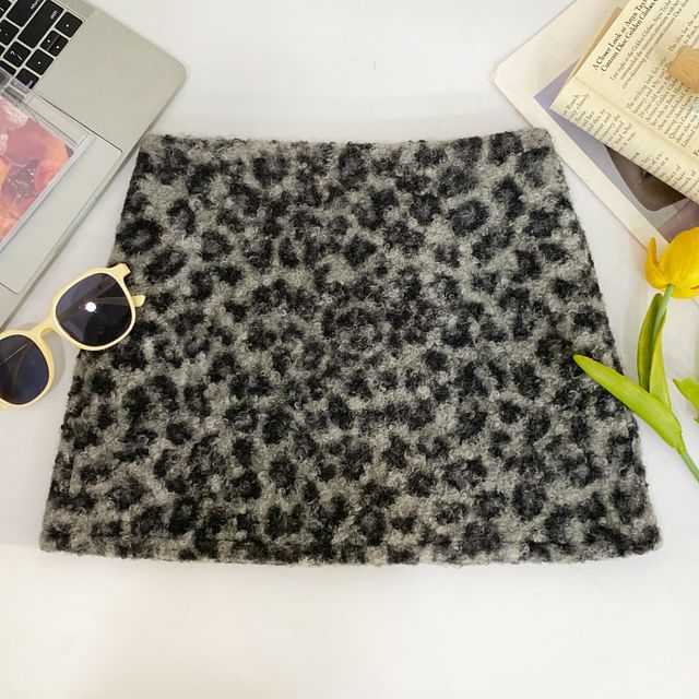 Low-Waist Leopard Print Mini Skirt