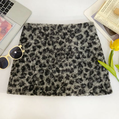 Low-Waist Leopard Print Mini Skirt