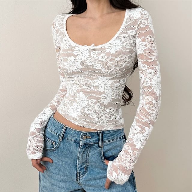 Lace Trim Scoop Neck Crop Top with Long Sleeves