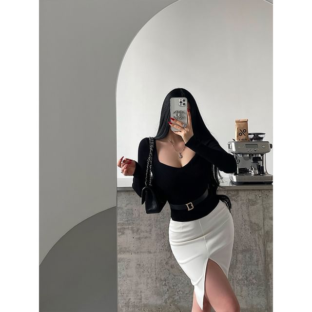 Square Neck Fitted Knit Long Sleeve Top
