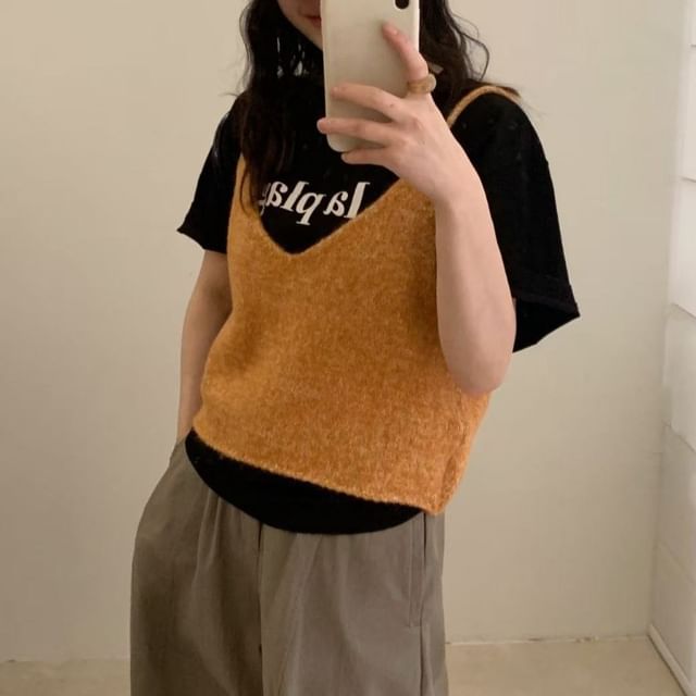Button-Up Crop Knit Camisole with V-Neck and Solid Color