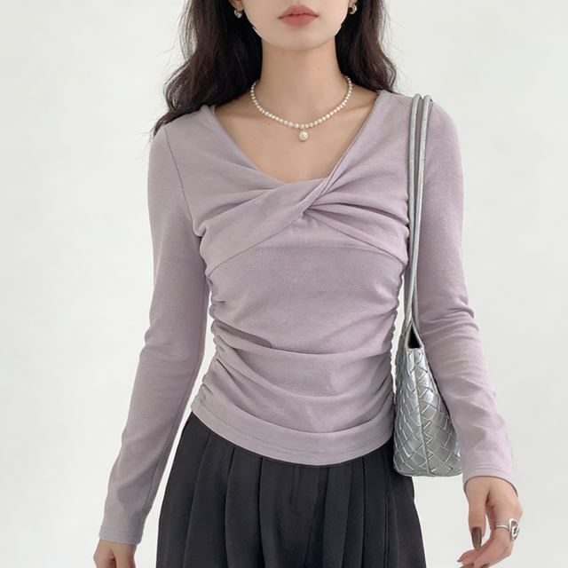 Ruched V-Neck Fitted Long Sleeve Tee