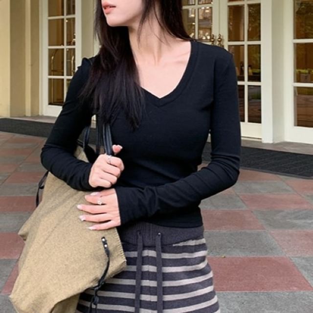 Plain V-Neck Top with Long Sleeves