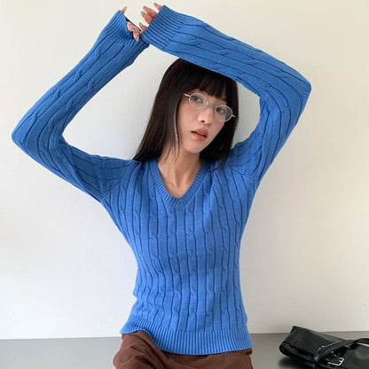 Cable Knit Sweater with V-Neck and Solid Color