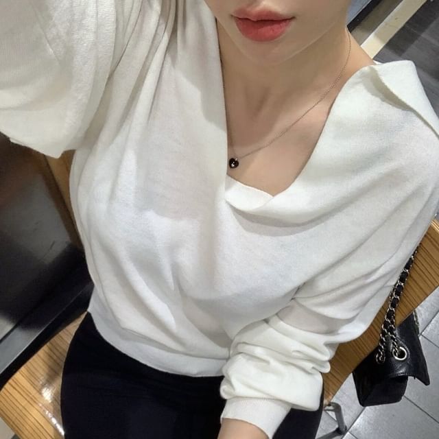 Collared V-Neck Knit Top