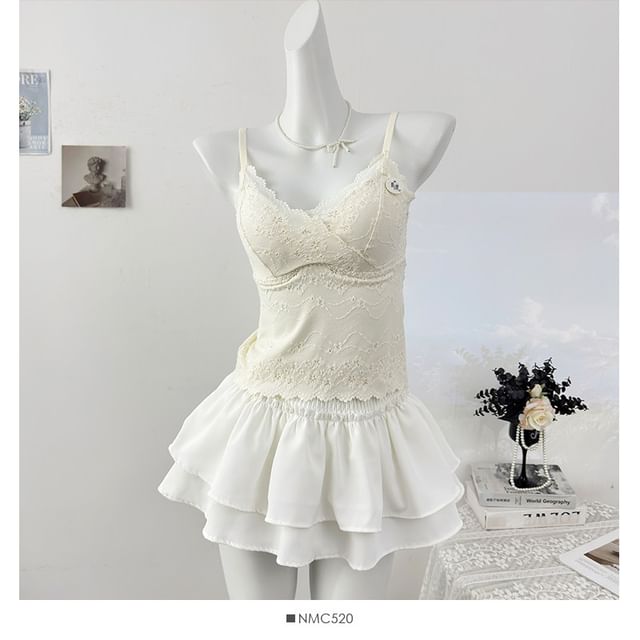 Lace Trim Slim-Fit Camisole with V-Neck