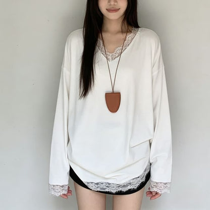 V-Neck Lace Panel Short Sleeve T-Shirt
