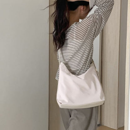 Plain Nylon Shoulder Bag