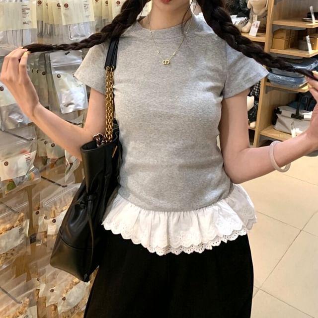 Short Sleeve Round Collar Minimalist Lace Hem Tee