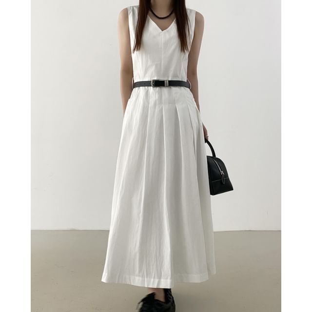 Sleeveless V-Neck Plain Pleated Hem Maxi A-Line Dress
