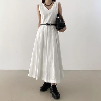 Sleeveless V-Neck Plain Pleated Hem Maxi A-Line Dress