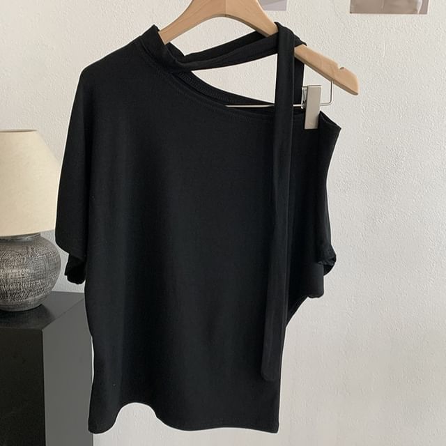 Slim-Fit Off-Shoulder Short-Sleeve Tee