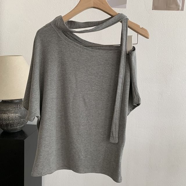 Slim-Fit Off-Shoulder Short-Sleeve Tee