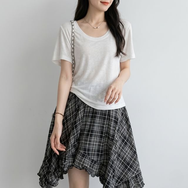 Short Sleeve Crew Neck Solid Tee and High Waist Plaid Asymmetrical Mini Skirt