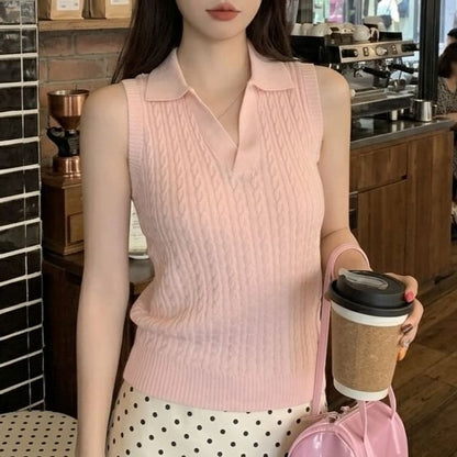 Crew-Neck Cable Knit Sleeveless Blouse with Collar