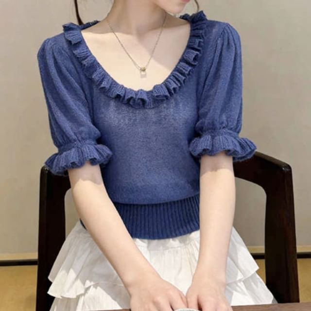 Ruffle-Trimmed Scoop Neck Knit Top with Short Sleeves