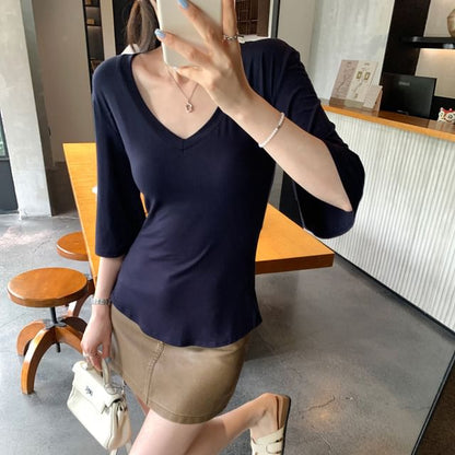 V-Neck Three-Quarter Sleeve Basic Tee
