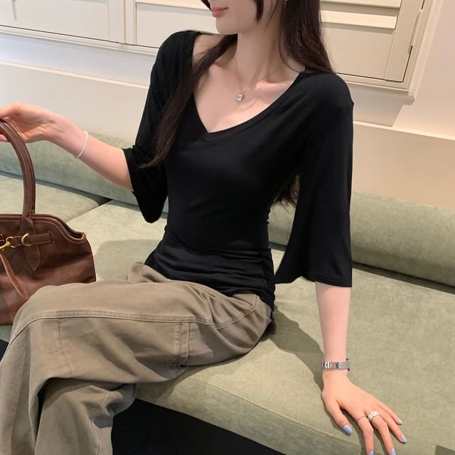 V-Neck Three-Quarter Sleeve Basic Tee